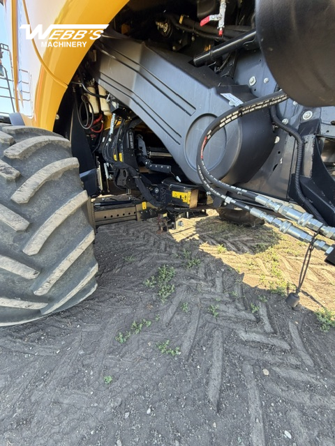 2022 New Holland CR9.90Z Combine