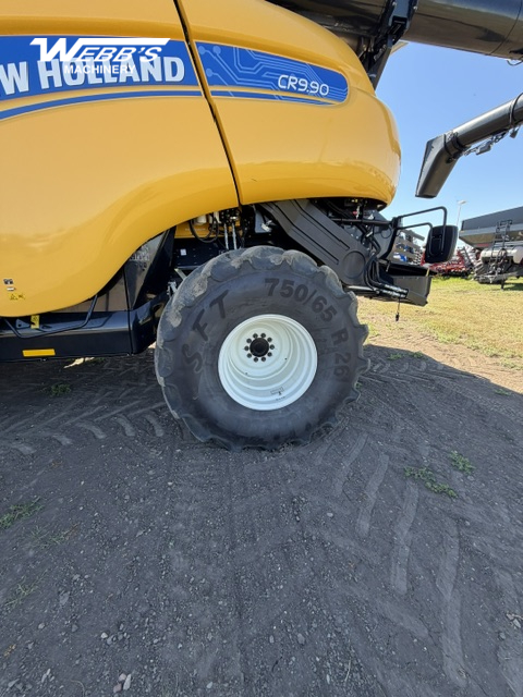 2022 New Holland CR9.90Z Combine
