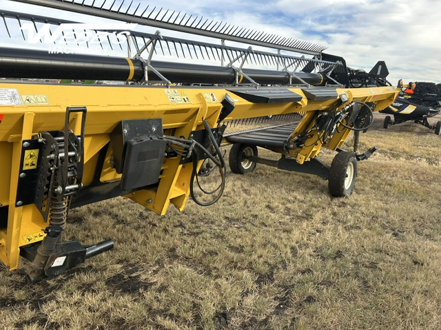 2014 New Holland 430HB Windrower Draper Header