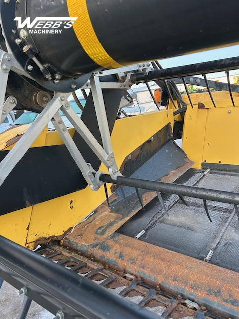 2013 New Holland HB30 Windrower Draper Header