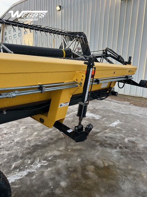 2013 New Holland HB30 Windrower Draper Header