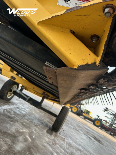 2013 New Holland HB30 Windrower Draper Header