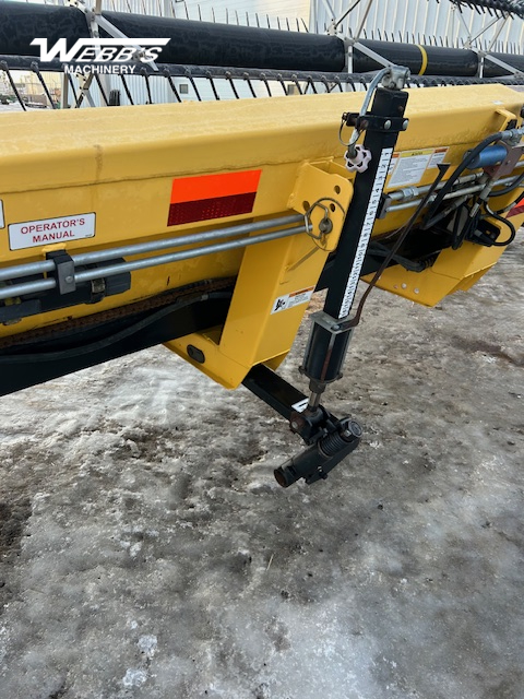 2013 New Holland HB30 Windrower Draper Header