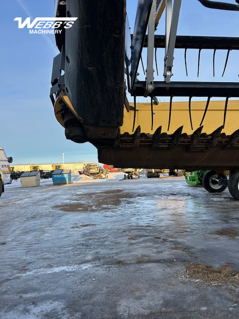 2013 New Holland HB30 Windrower Draper Header