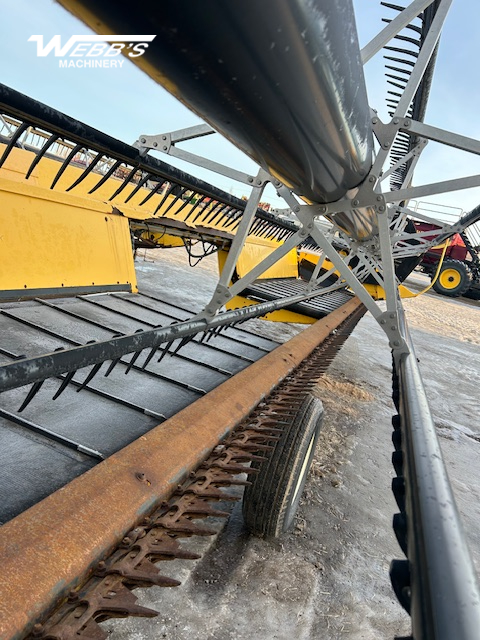 2013 New Holland HB30 Windrower Draper Header