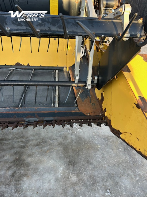 2013 New Holland HB30 Windrower Draper Header