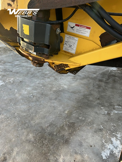 2013 New Holland HB30 Windrower Draper Header