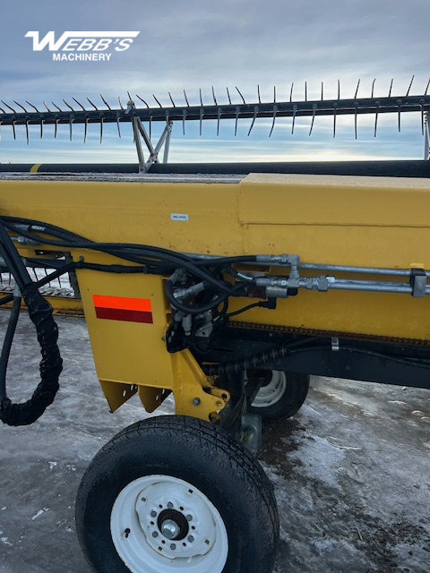 2013 New Holland HB30 Windrower Draper Header