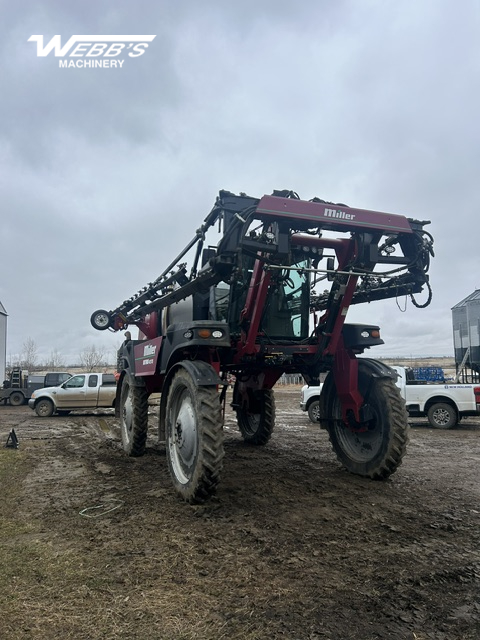 2009 Miller Nitro 4275 Sprayer/High Clearance