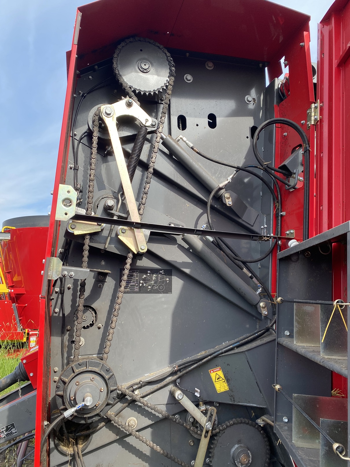 2019 Massey Ferguson 2956 Baler/Round