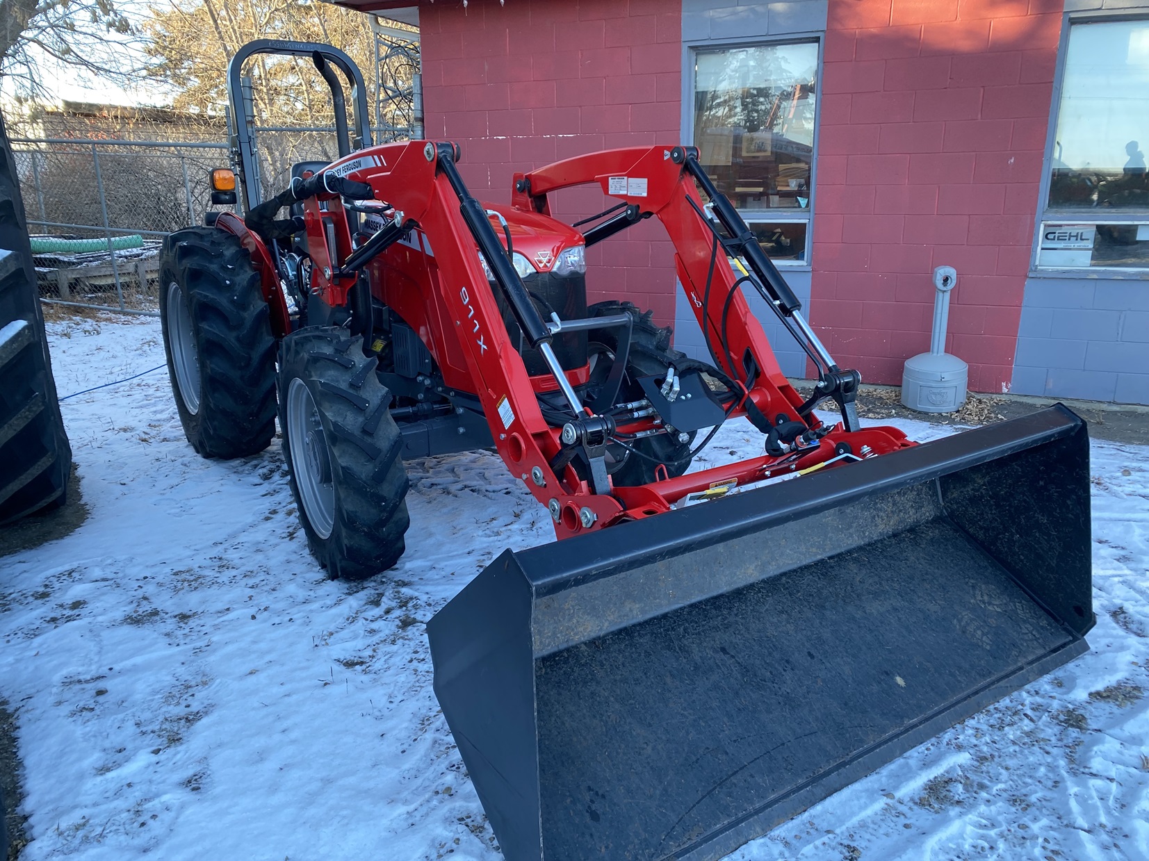 2022 Massey Ferguson 2606H Tractor