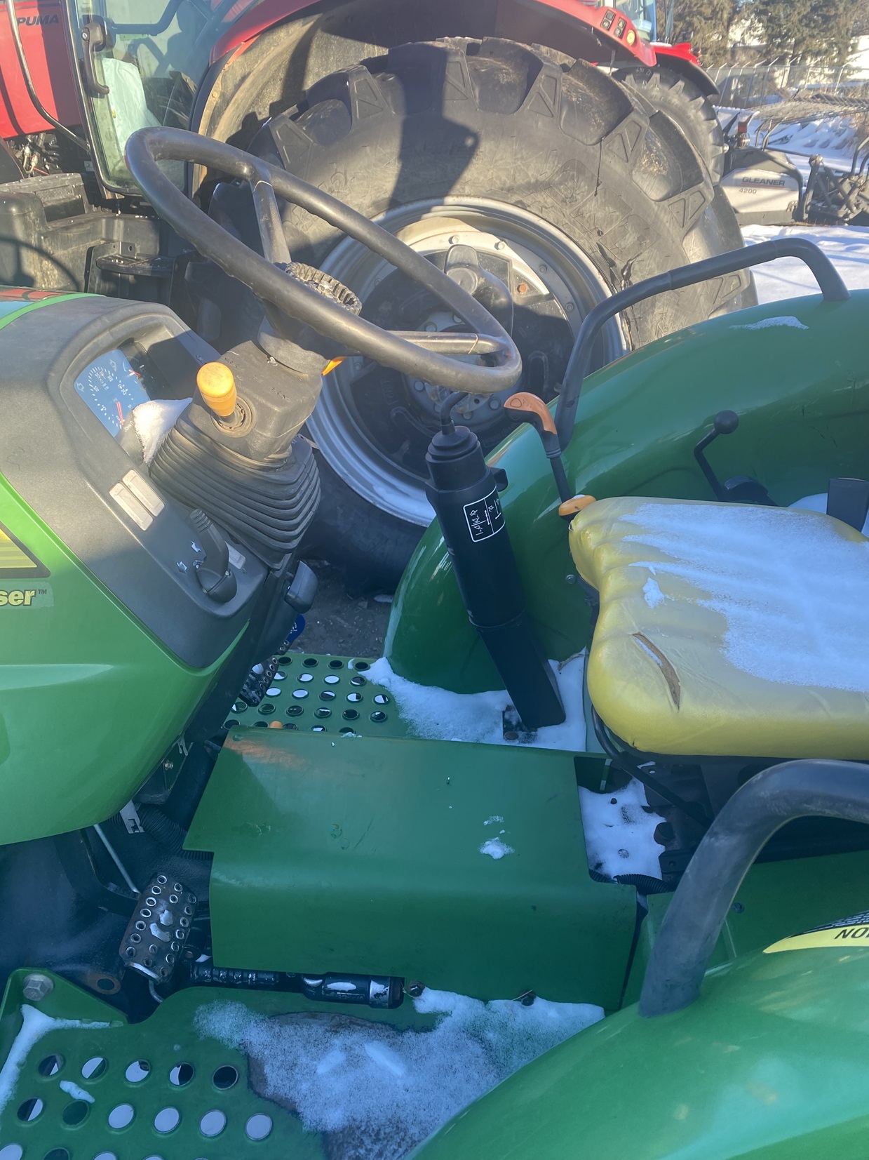 2006 John Deere 5325 Tractor