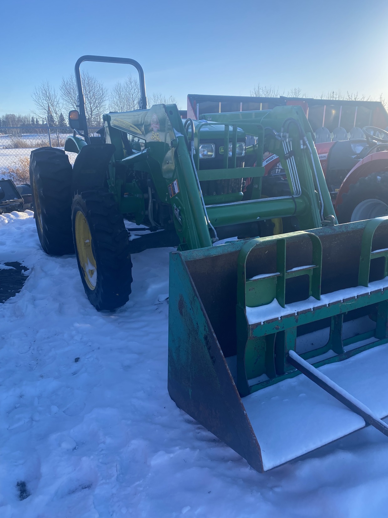 2006 John Deere 5325 Tractor