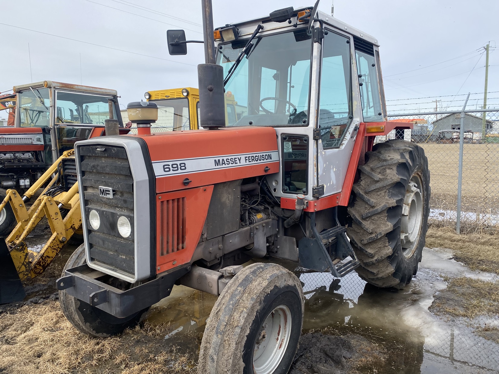 1983 Massey Ferguson 698 Tractor