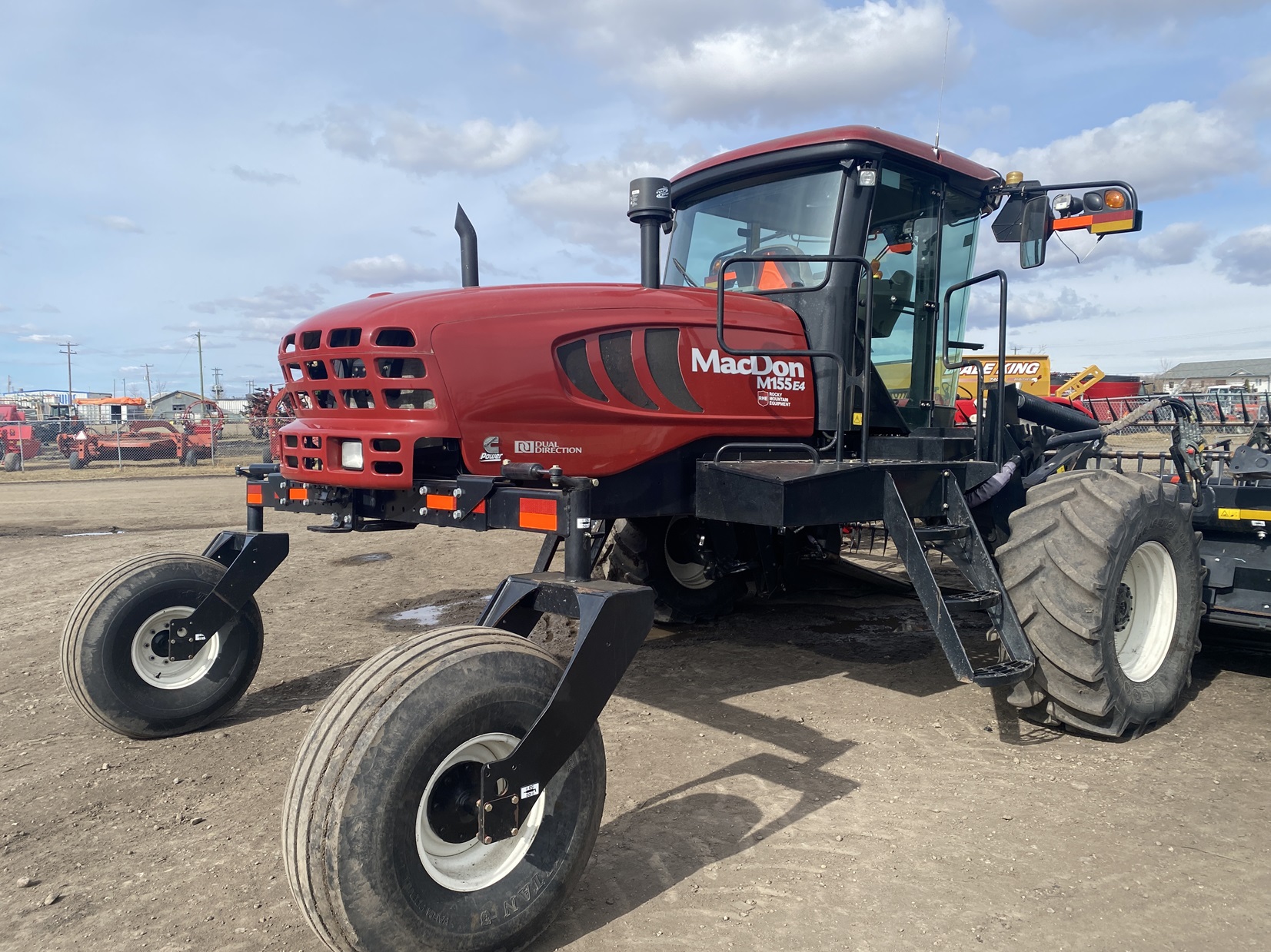 2017 MacDon M155E4 Windrower