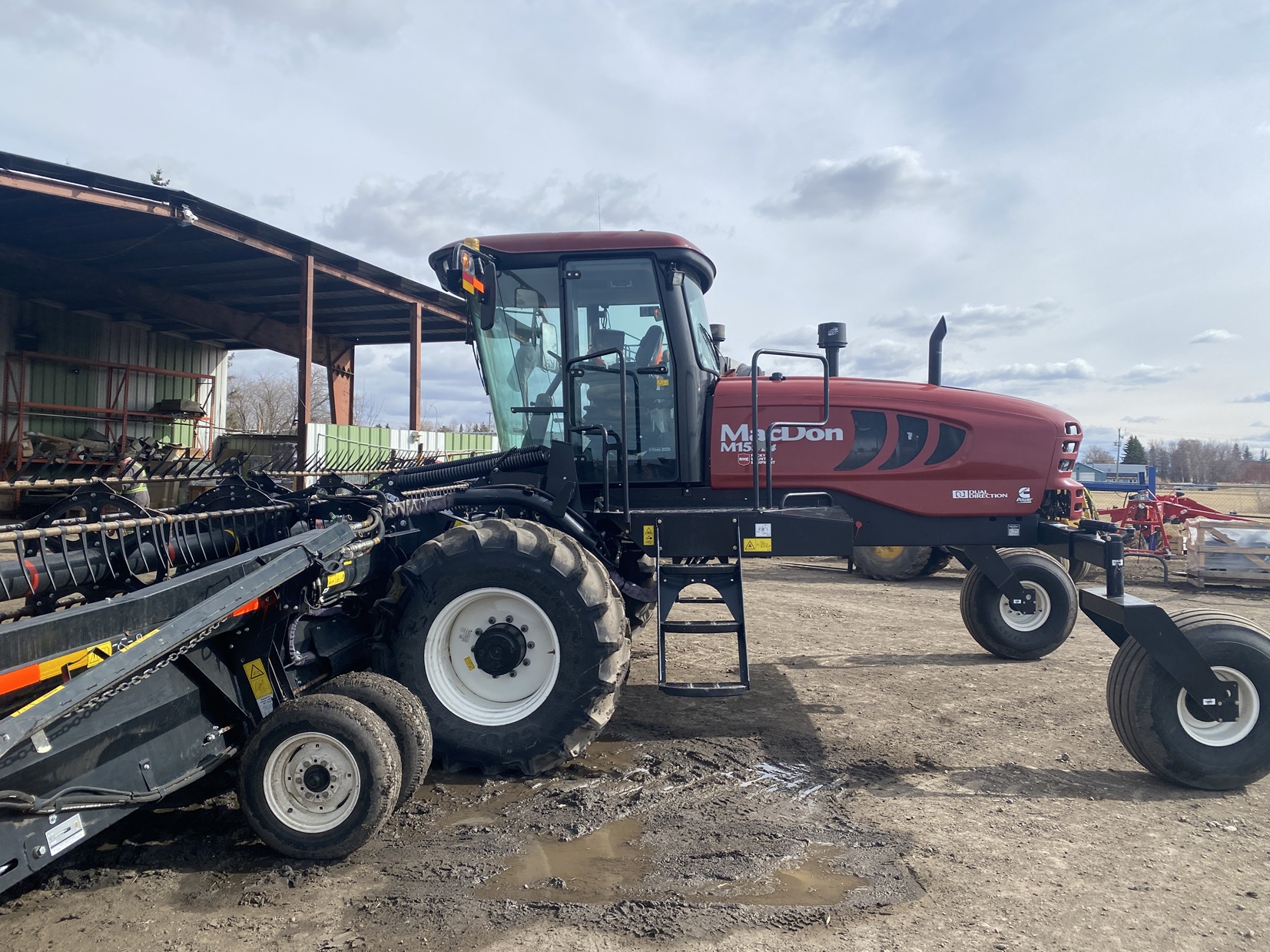 2017 MacDon M155E4 Windrower