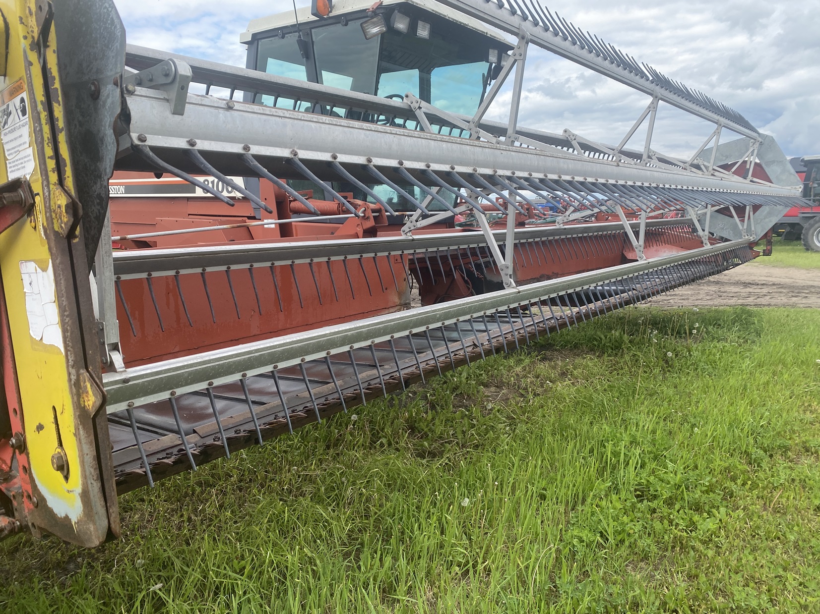 1995 AGCO Hesston 8100 Windrower