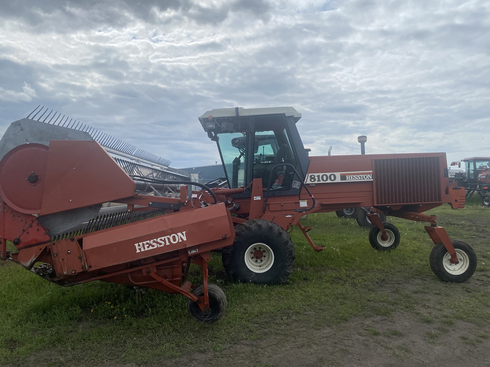 1995 AGCO Hesston 8100 Windrower