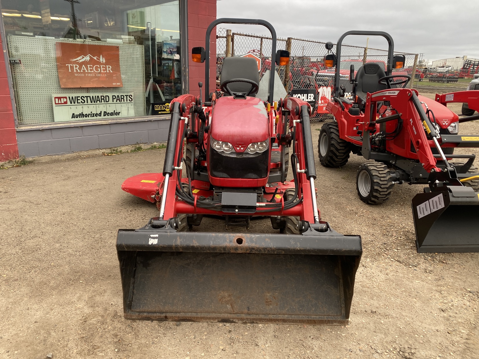 2016 Massey Ferguson GC1705 Tractor