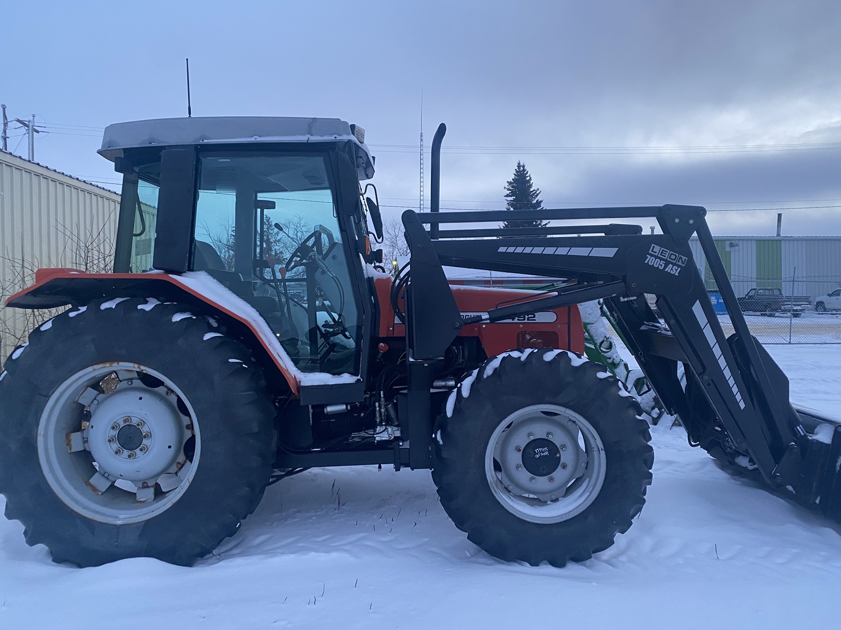 2004 Massey Ferguson 492 Tractor