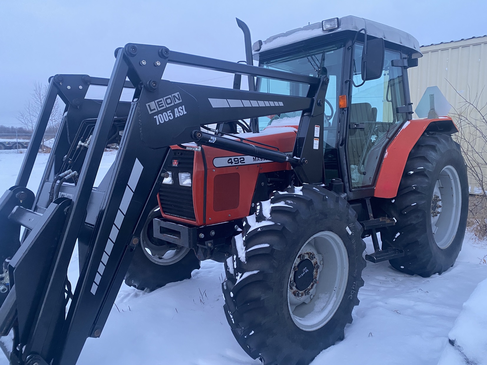 2004 Massey Ferguson 492 Tractor