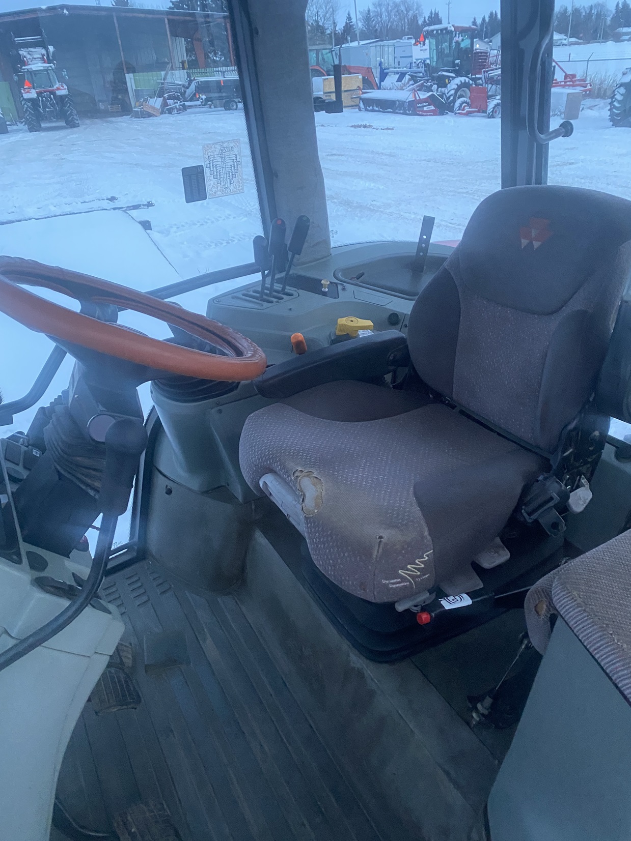 2000 Massey Ferguson 8220 Tractor