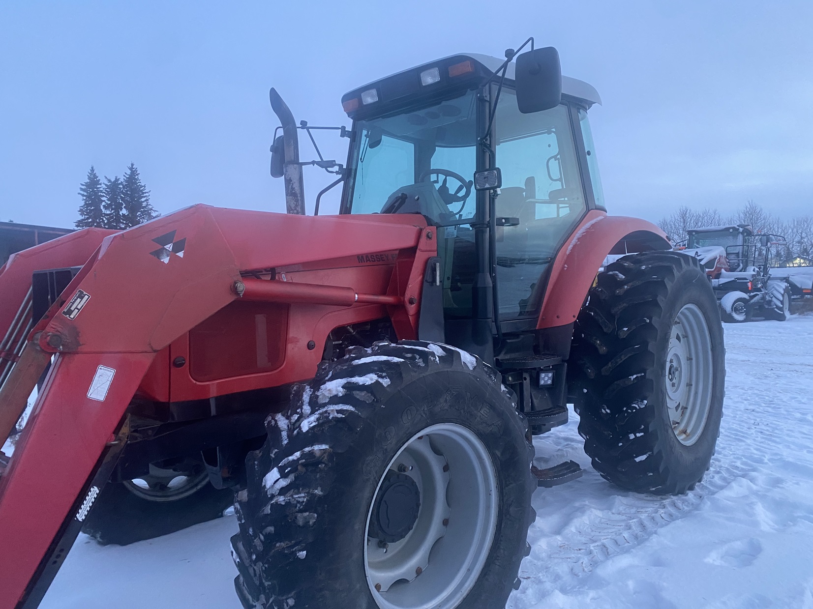 2000 Massey Ferguson 8220 Tractor