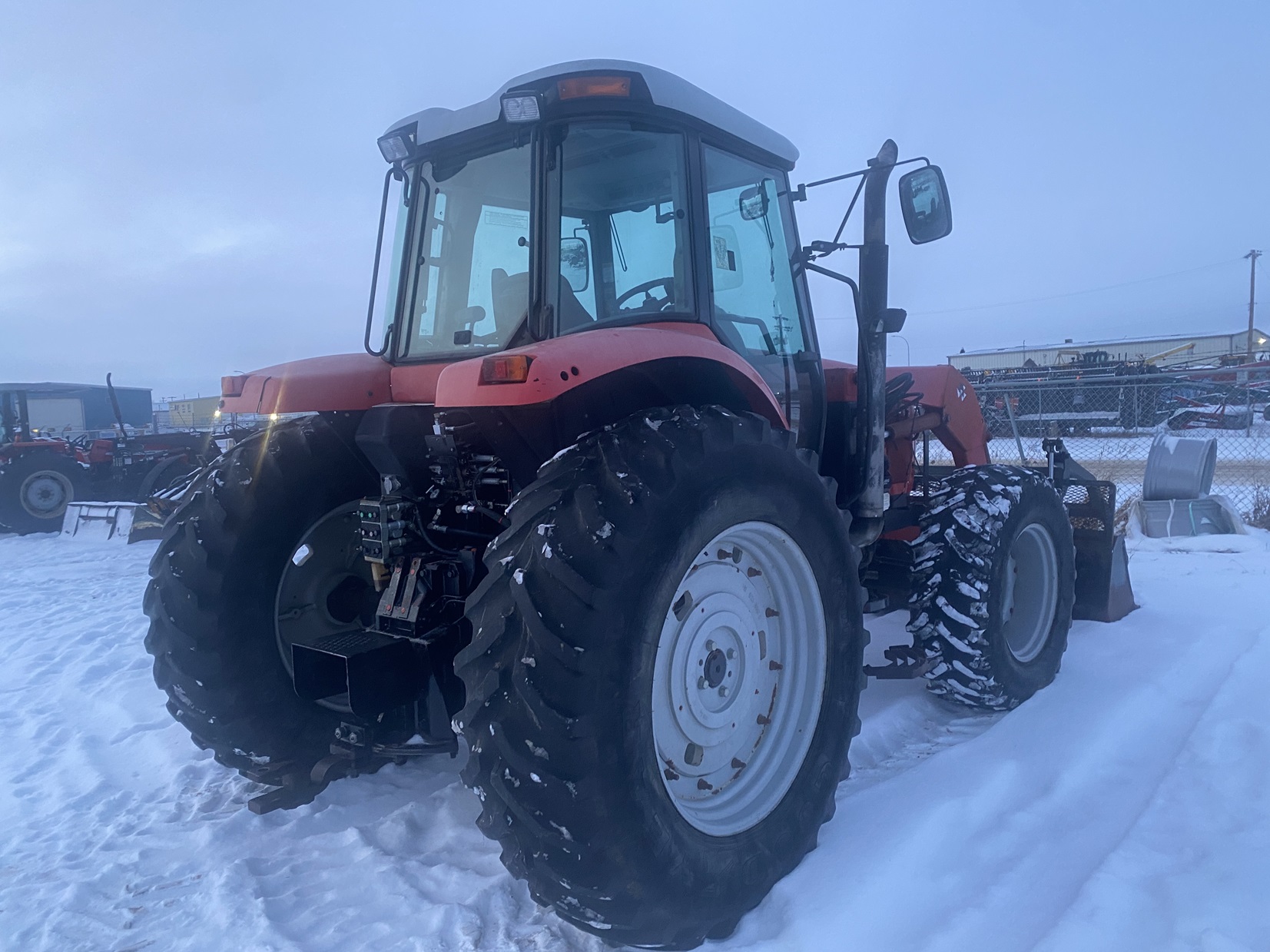 2000 Massey Ferguson 8220 Tractor