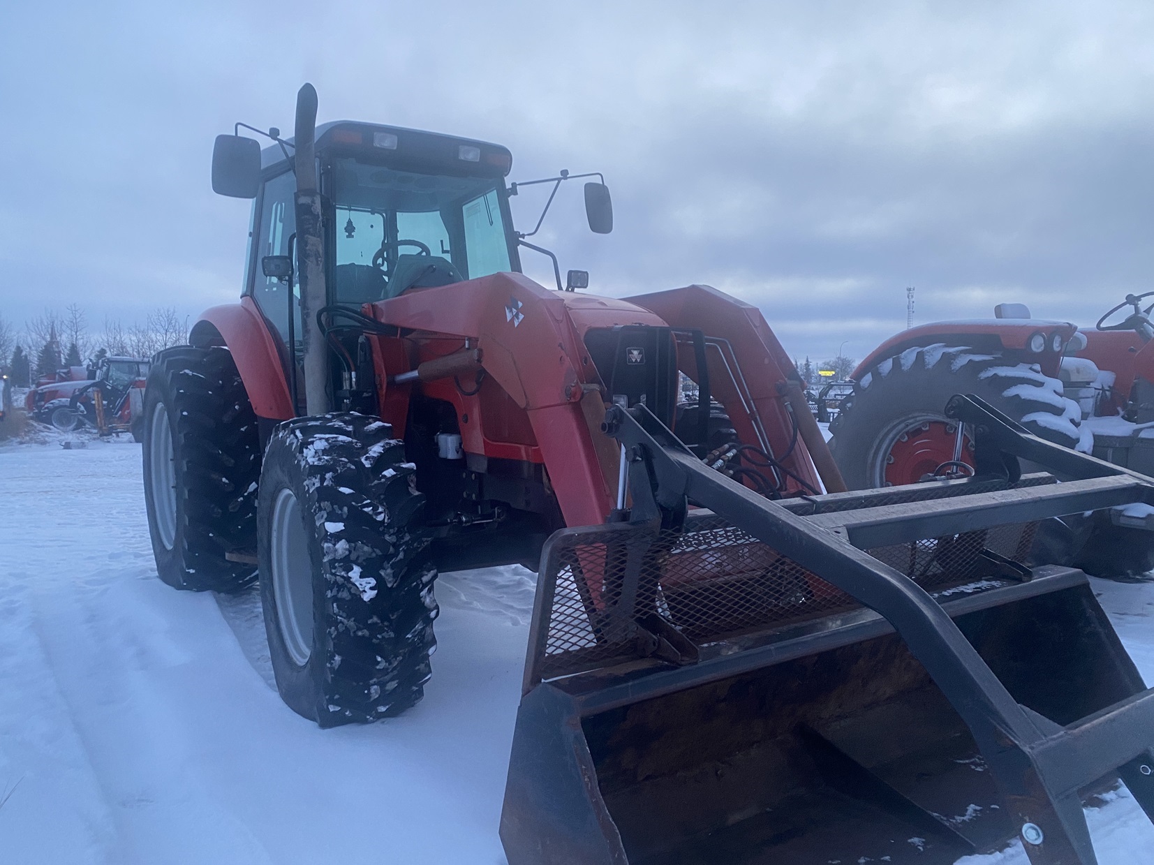 2000 Massey Ferguson 8220 Tractor