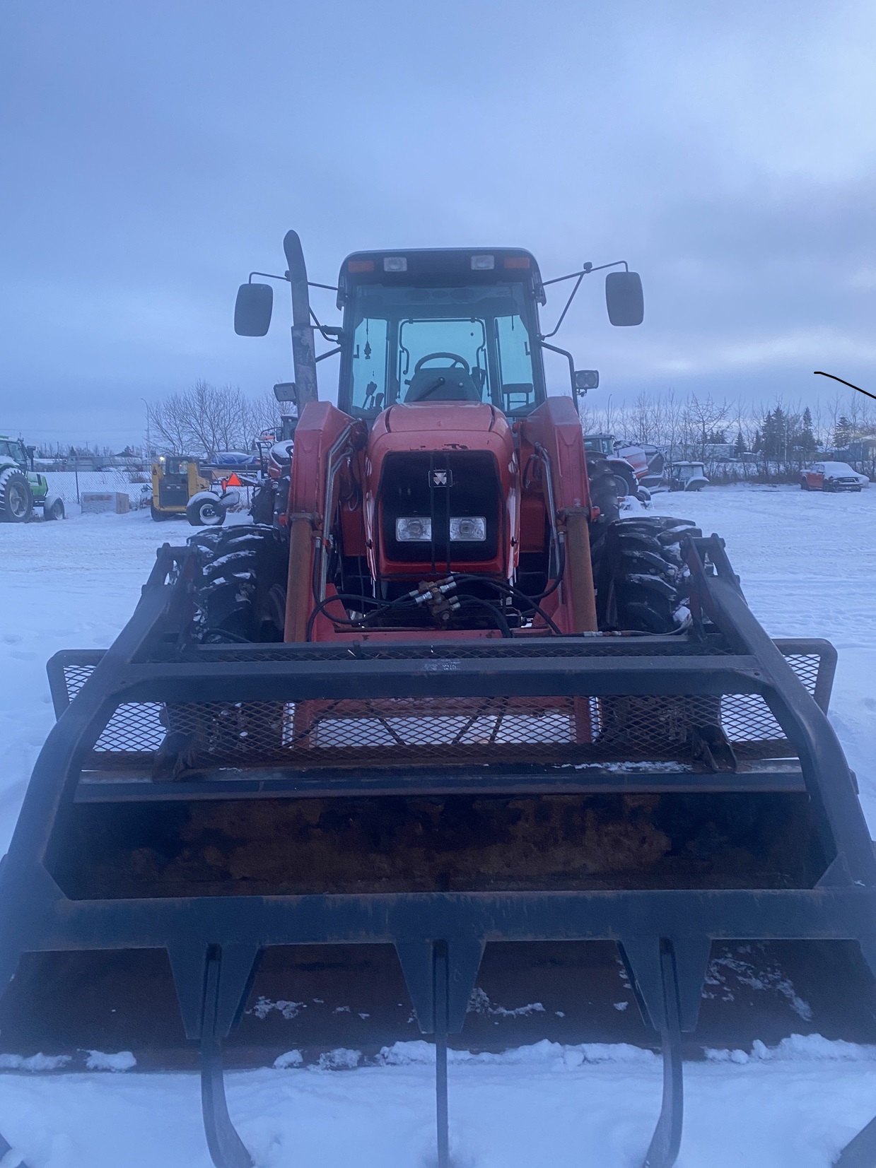 2000 Massey Ferguson 8220 Tractor