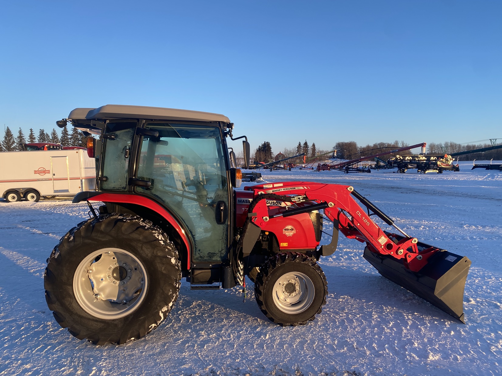 2019 Massey Ferguson 1735M Tractor