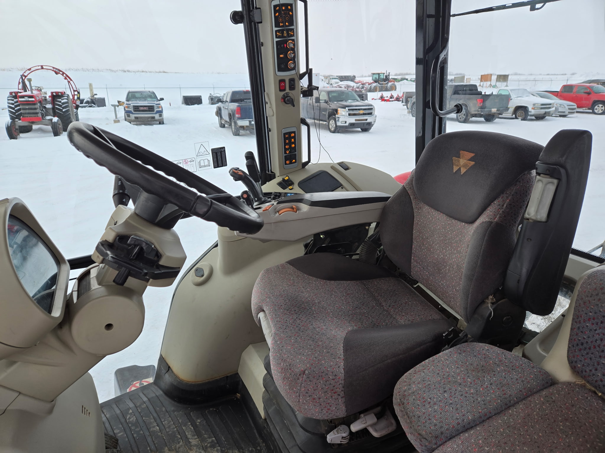 2015 Massey Ferguson 6616 Deluxe Tractor