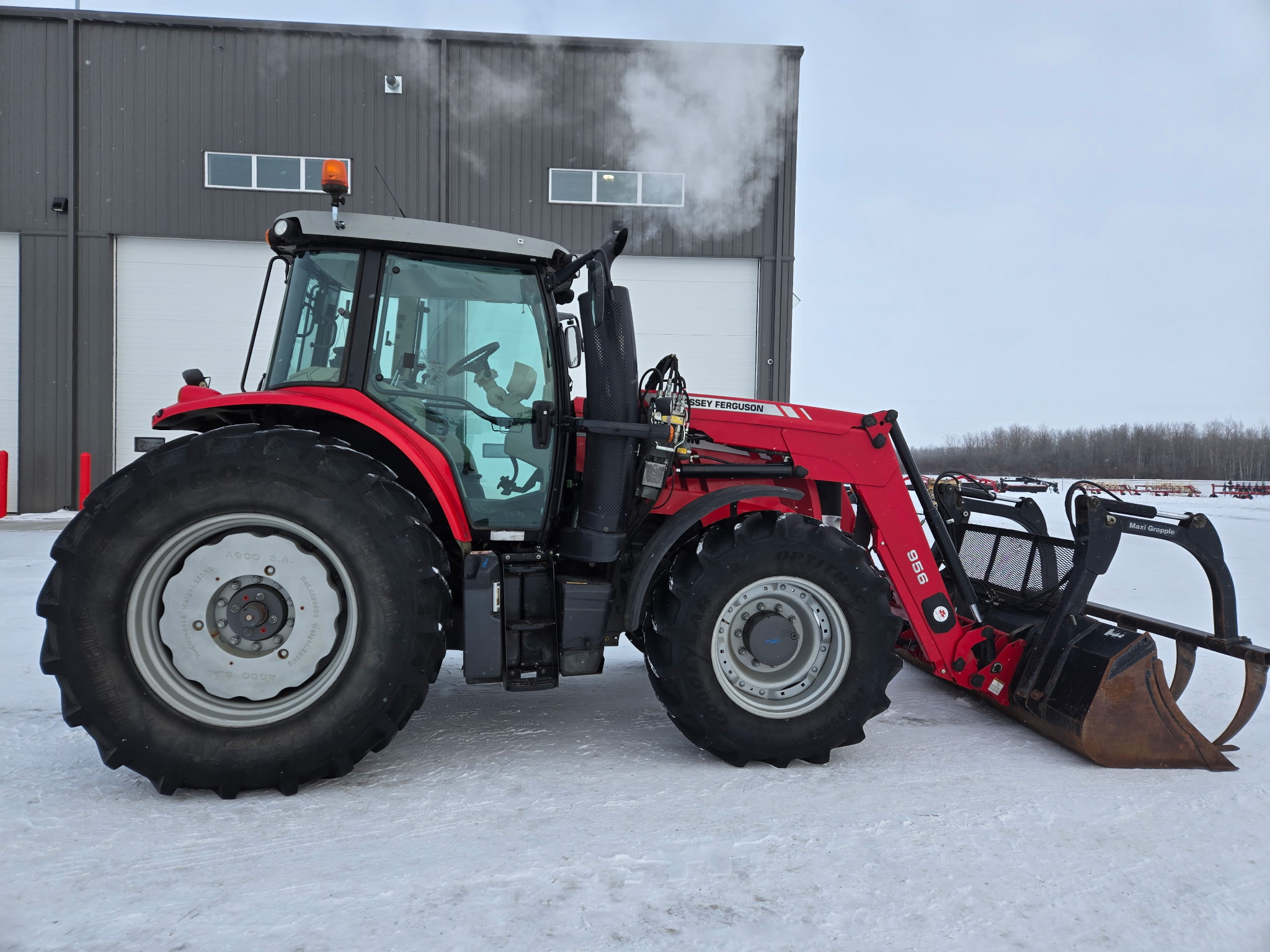 2015 Massey Ferguson 6616 Deluxe Tractor