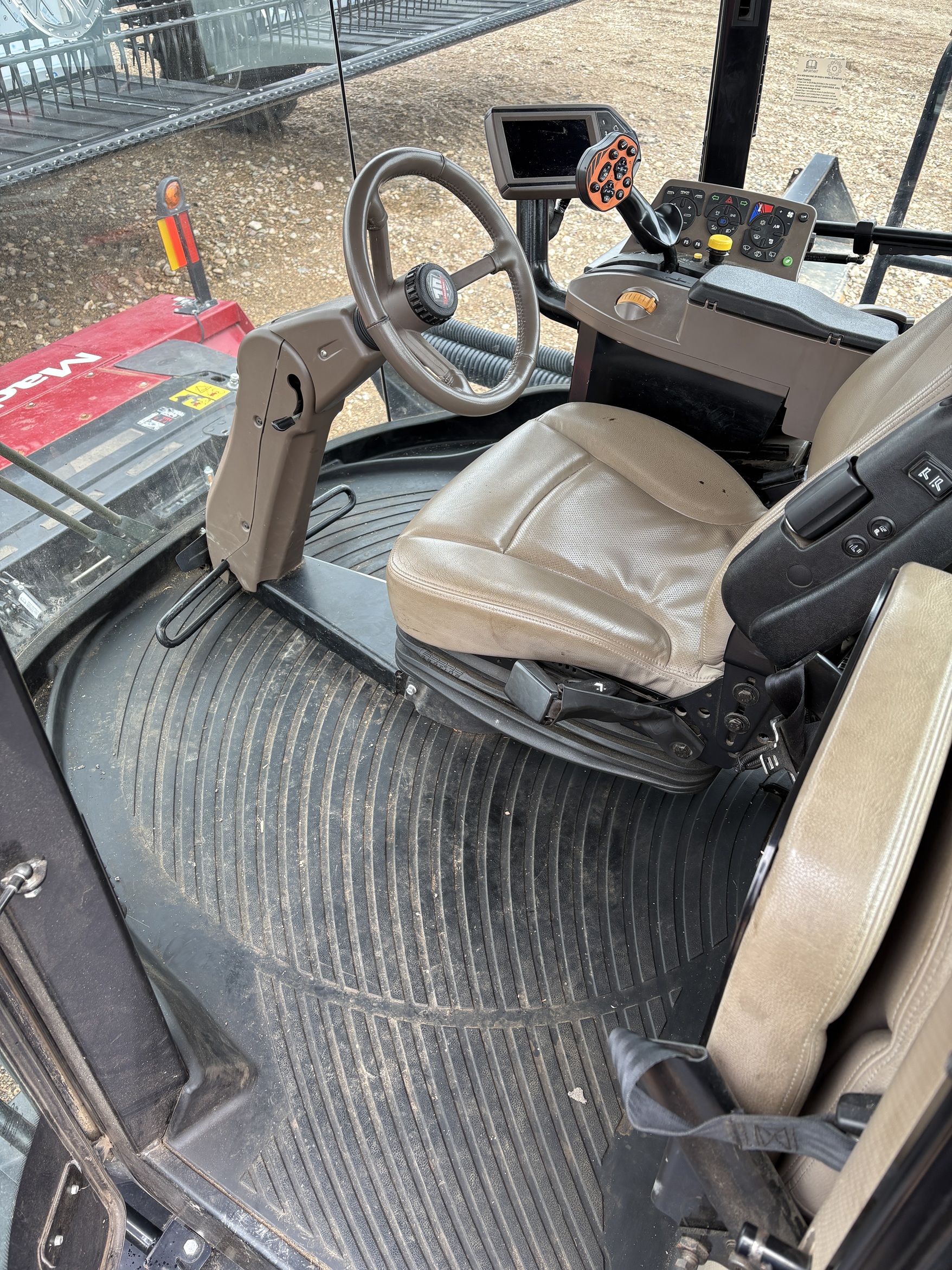 2019 MacDon M1170 Windrower