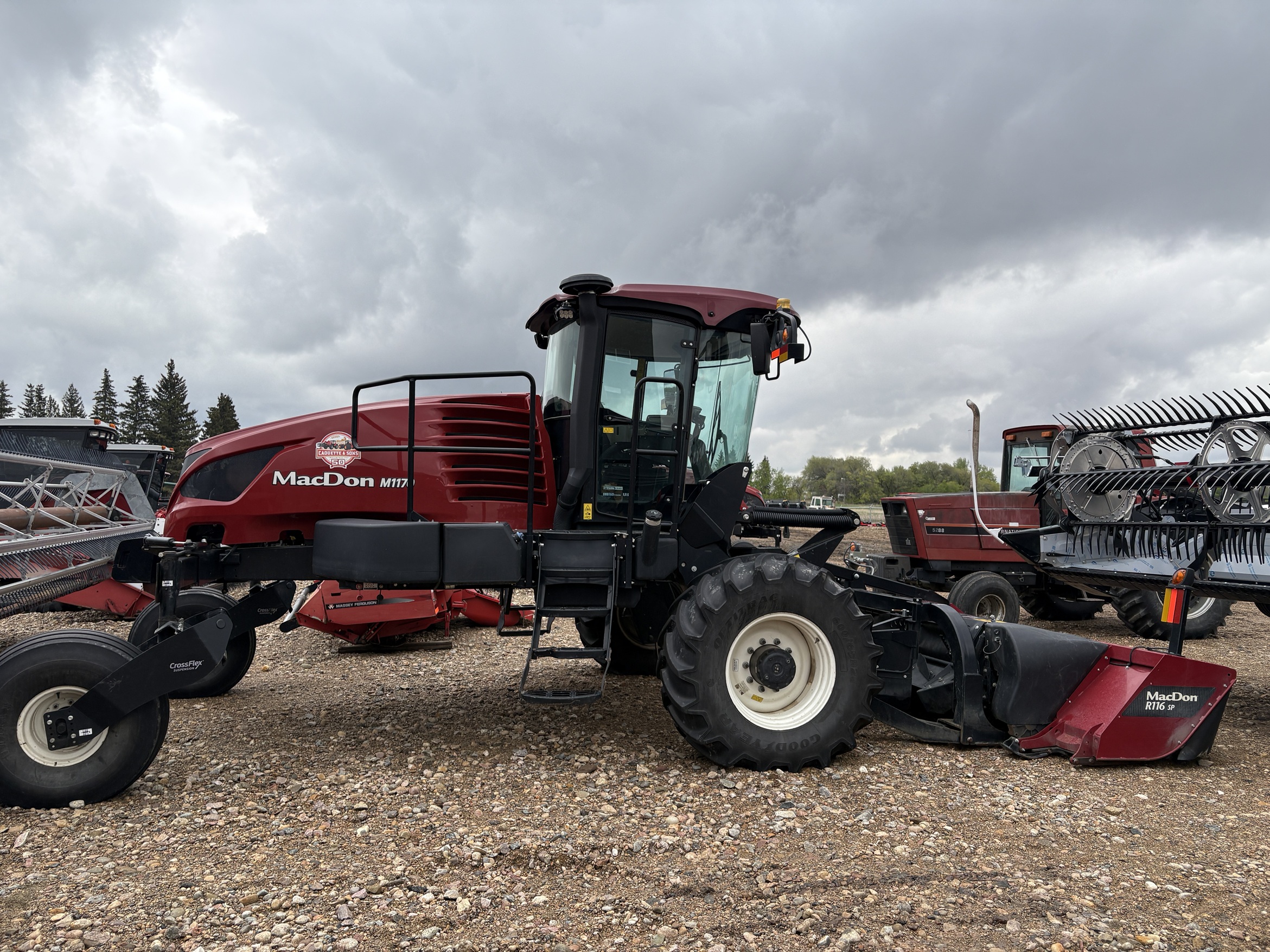 2019 MacDon M1170 Windrower