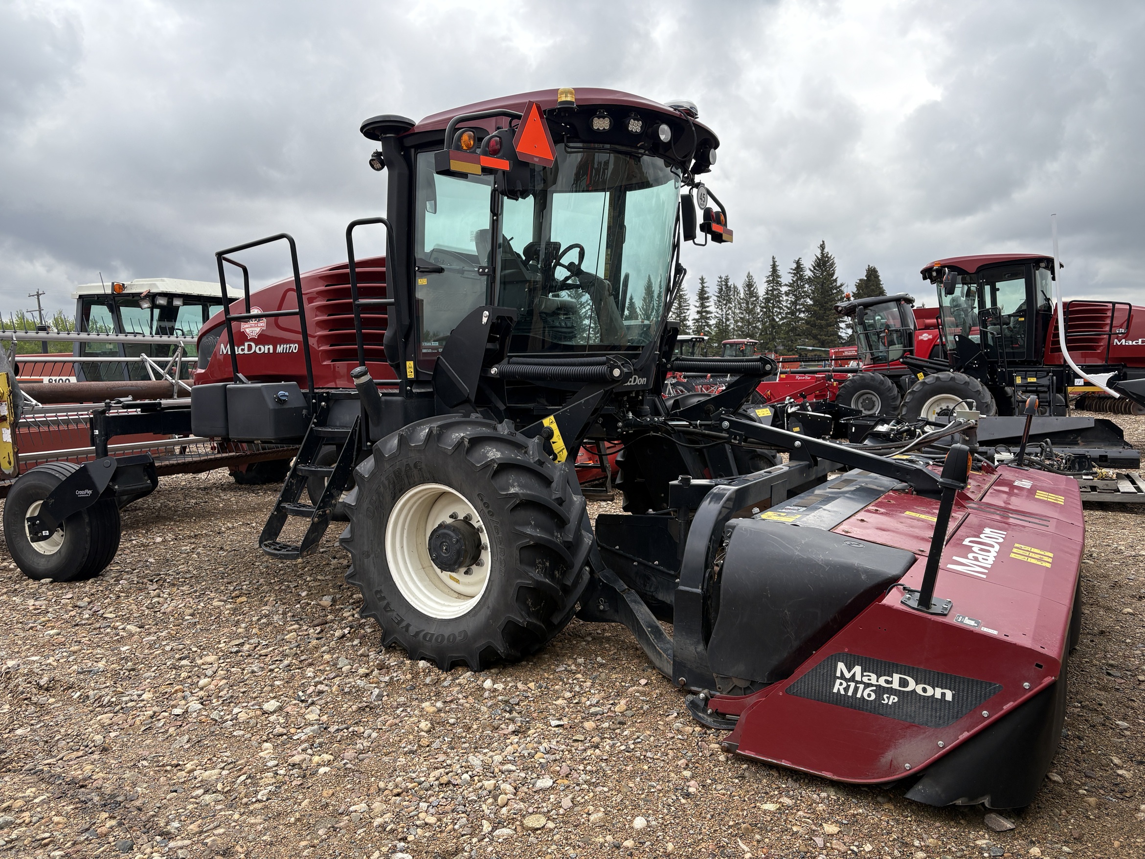 2019 MacDon M1170 Windrower