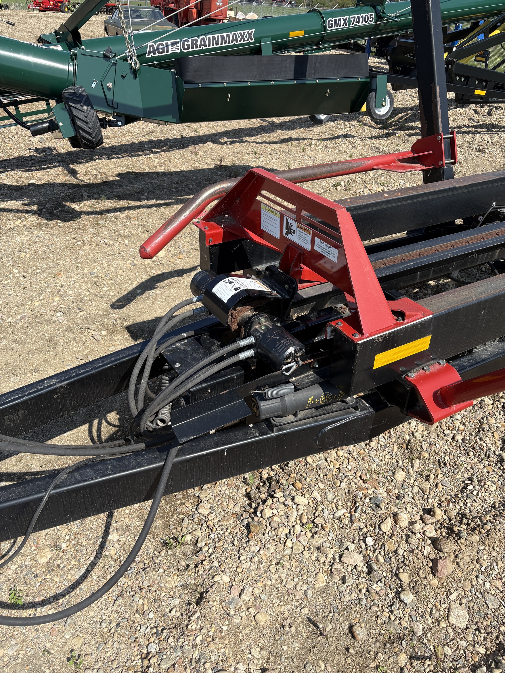 2015 Buhler Farm King 1450 Bale Mover