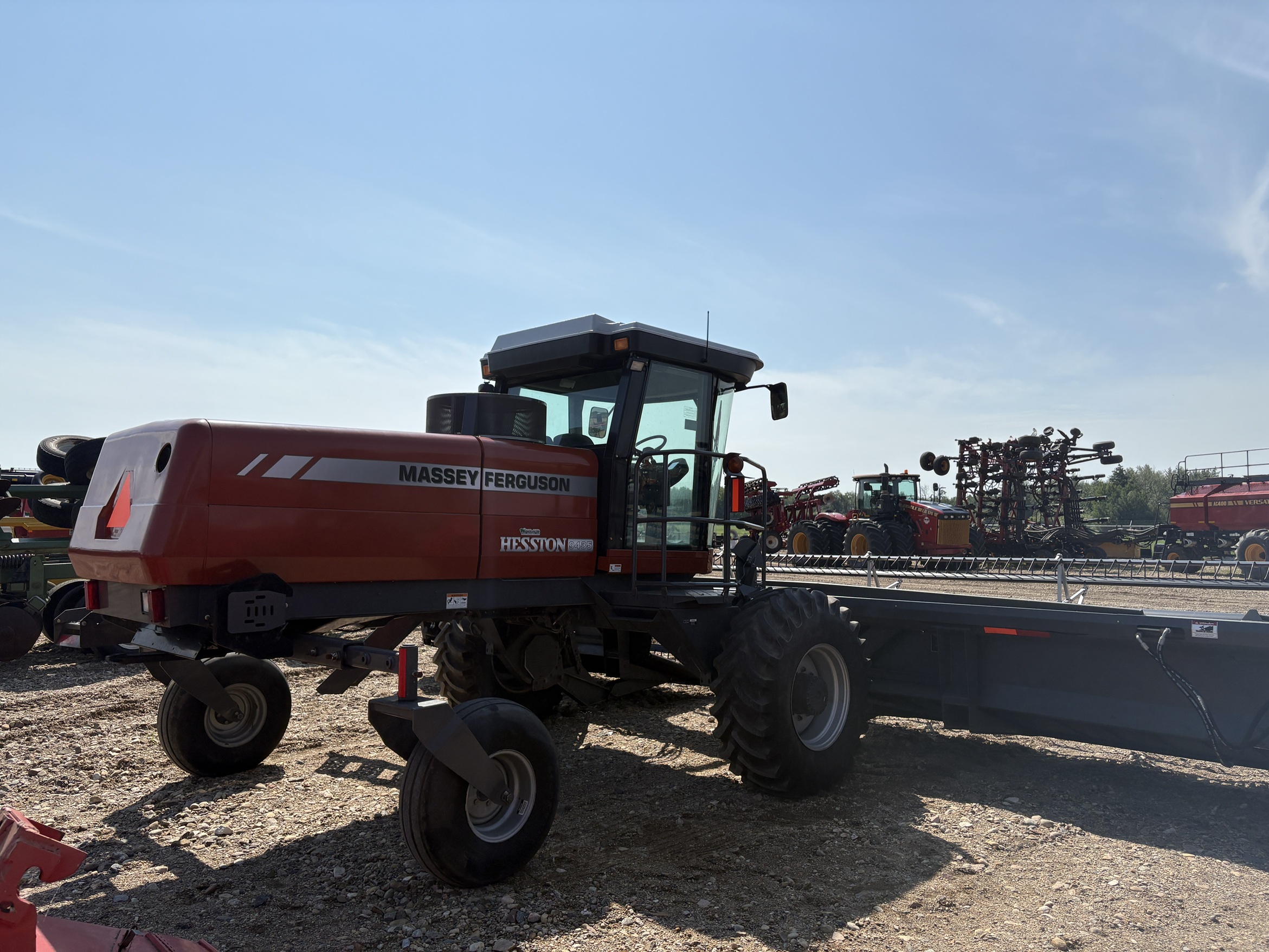 2010 AGCO Hesston 9435 Windrower