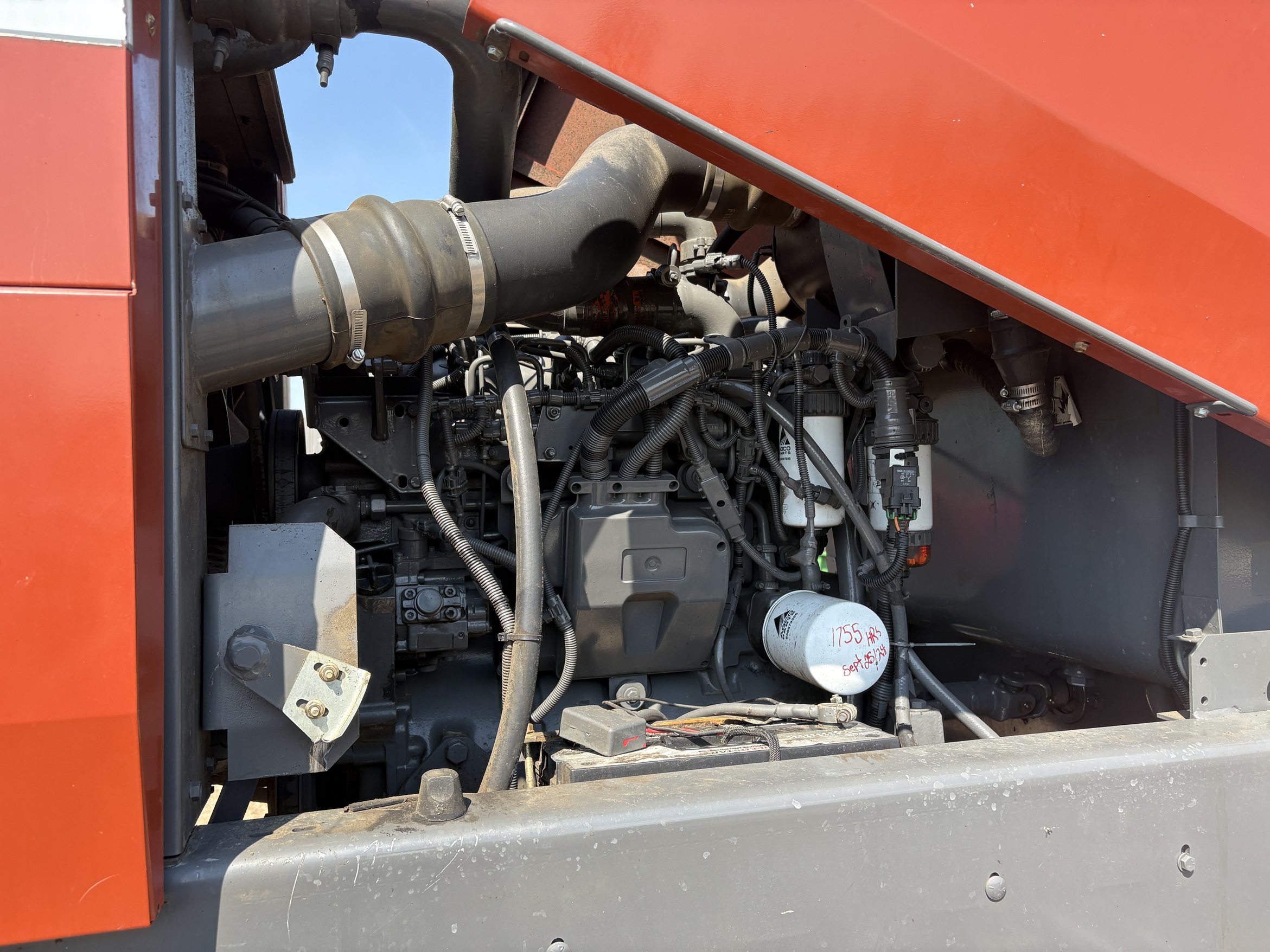 2010 AGCO Hesston 9435 Windrower