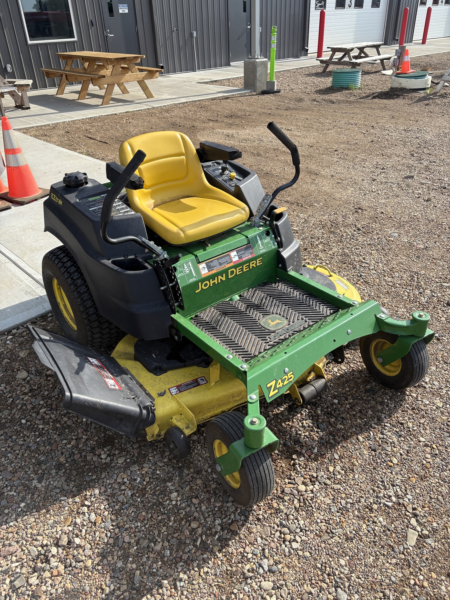2012 John Deere Z425 Mower/Zero Turn
