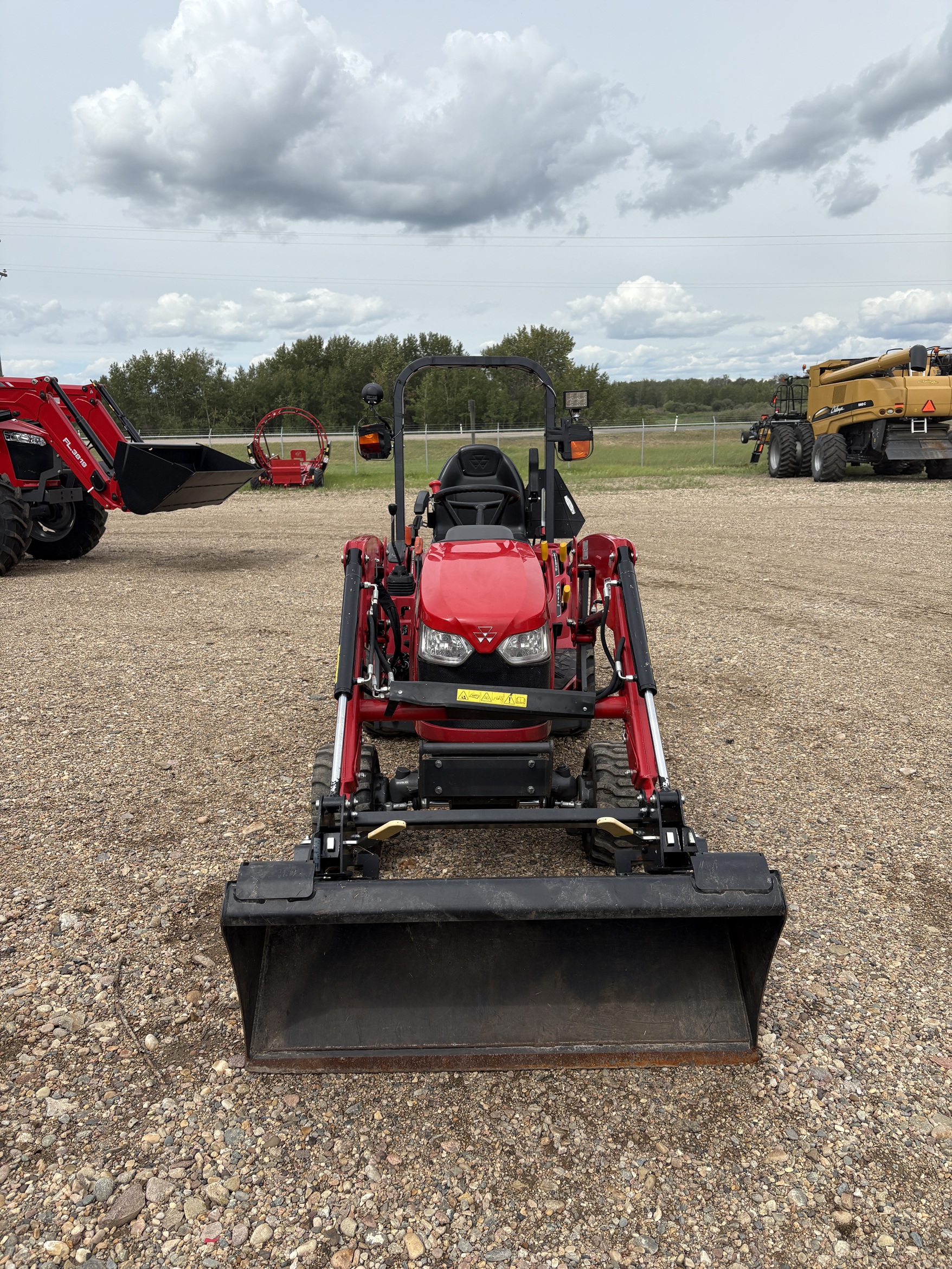 2021 Massey Ferguson GC1725M Tractor