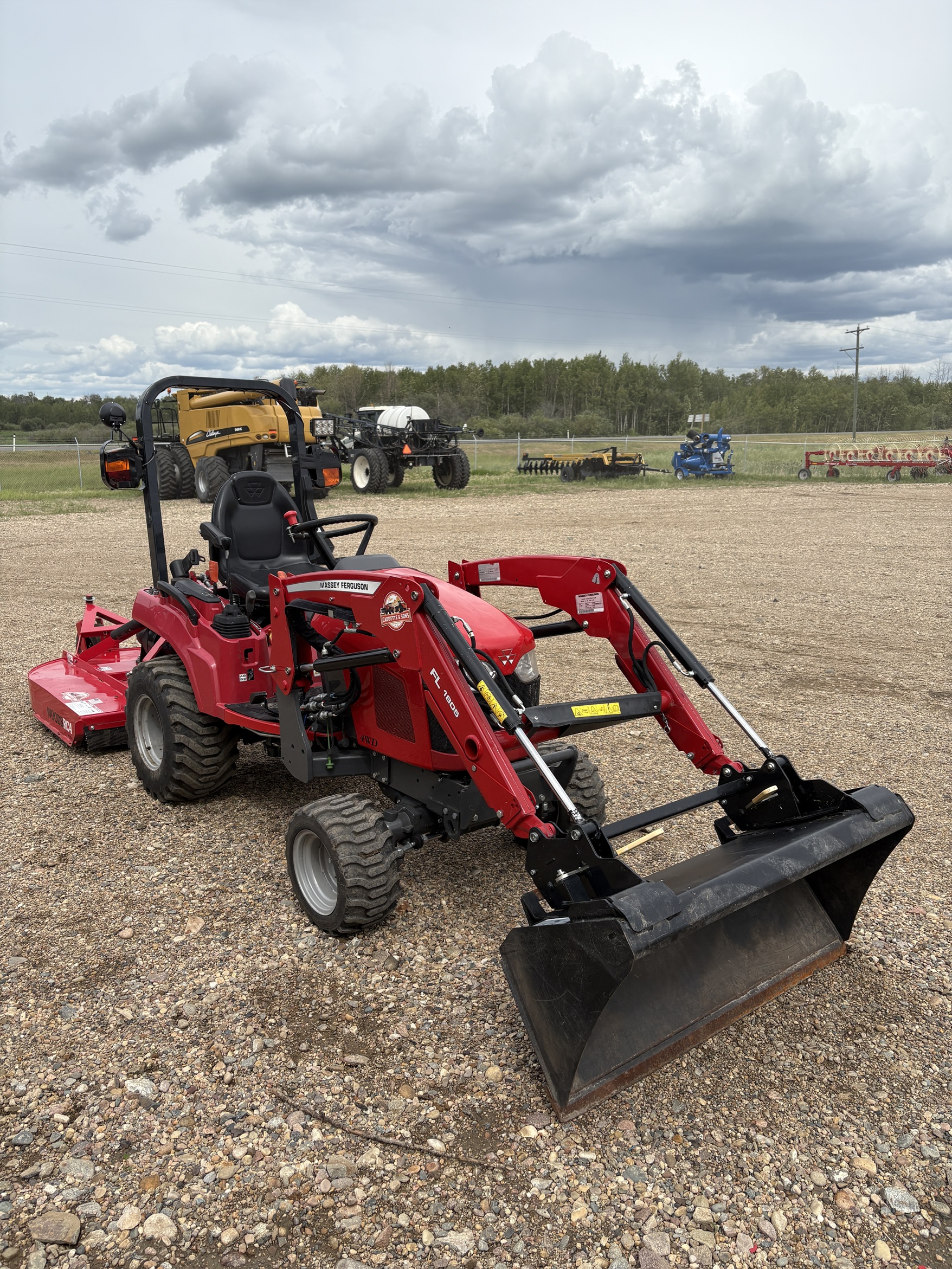 2021 Massey Ferguson GC1725M Tractor