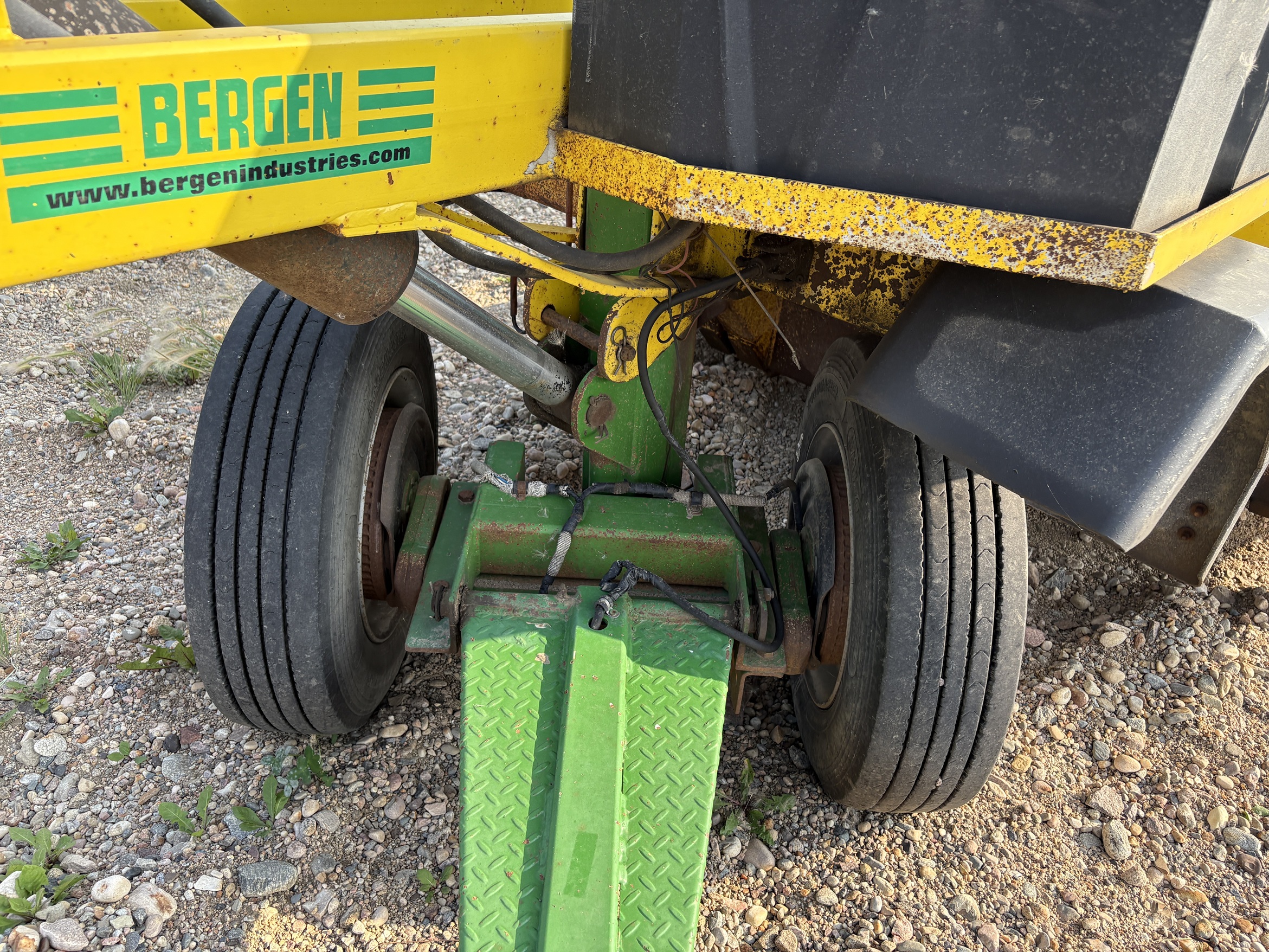 2010 Bergen 6200 Swather Transport