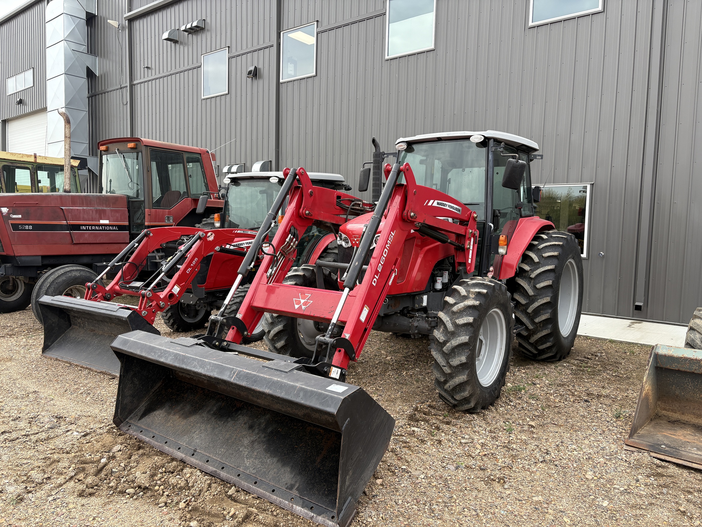 2014 Massey Ferguson 4610 Tractor
