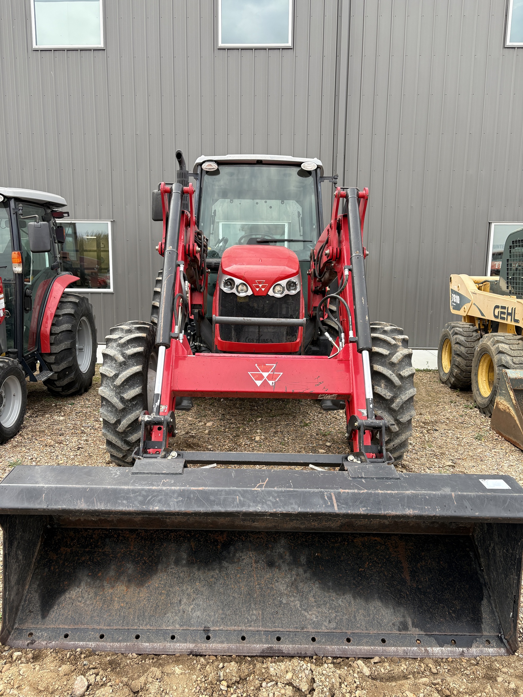 2014 Massey Ferguson 4610 Tractor