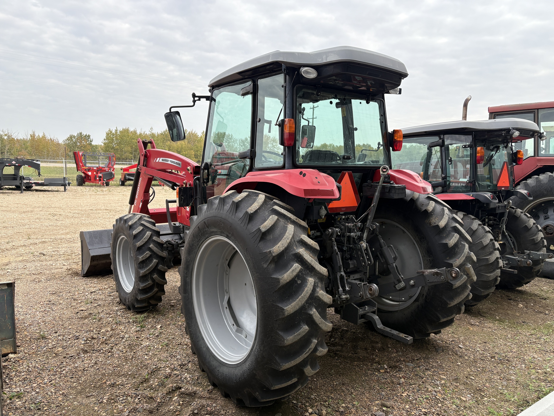 2014 Massey Ferguson 4610 Tractor