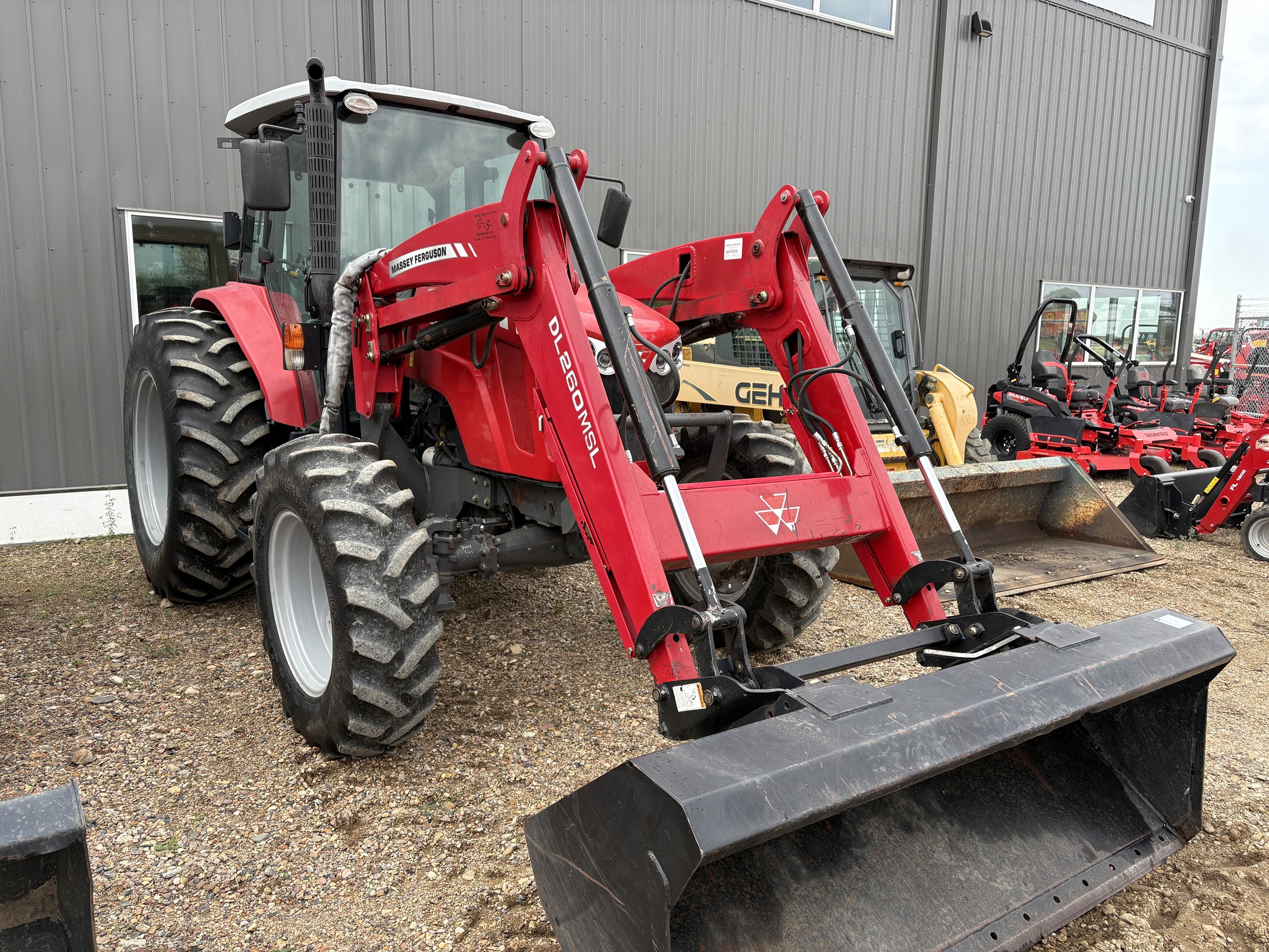 2014 Massey Ferguson 4610 Tractor