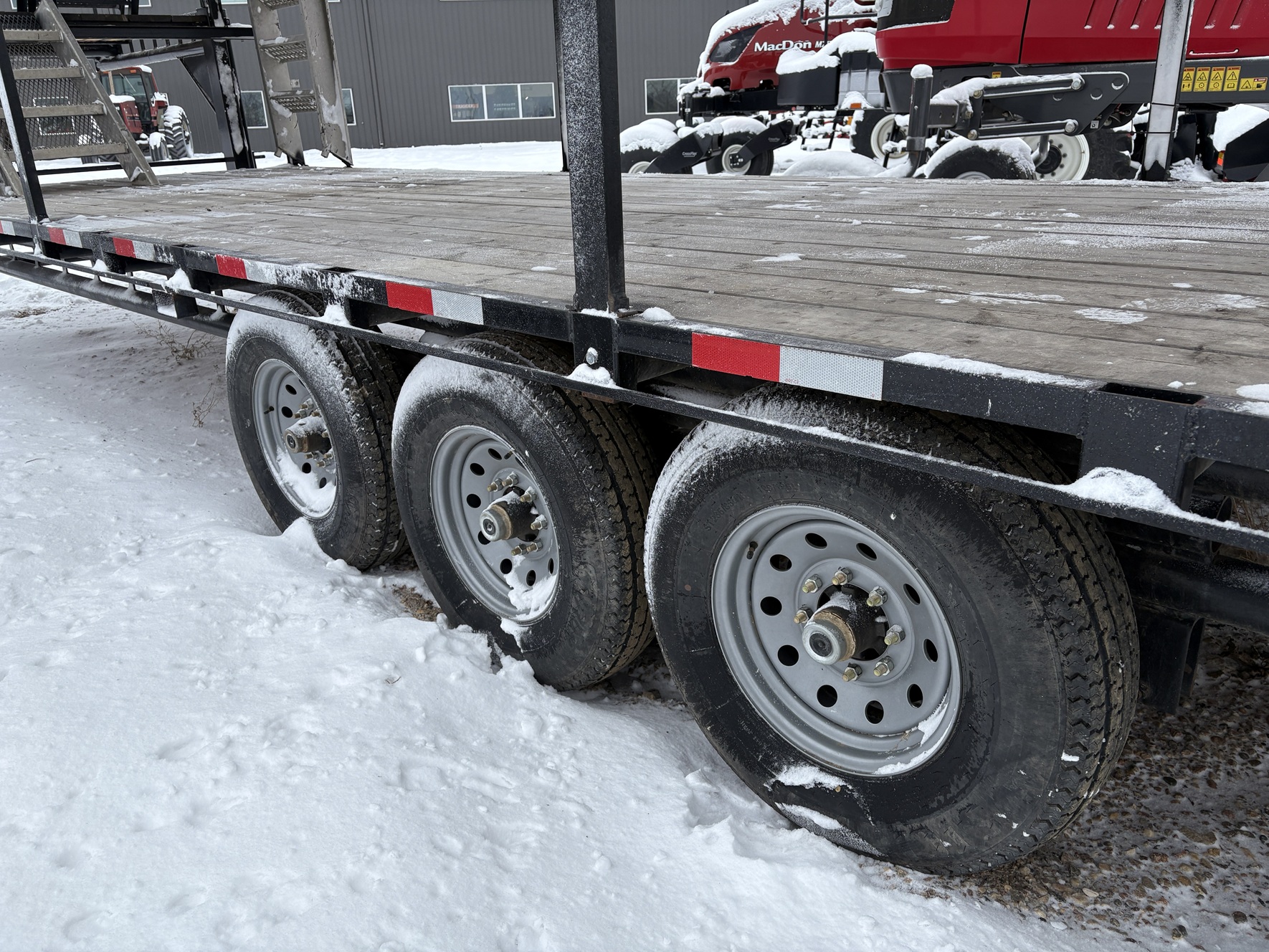 2024 Monarch Industries 30x3x8000 Trailer