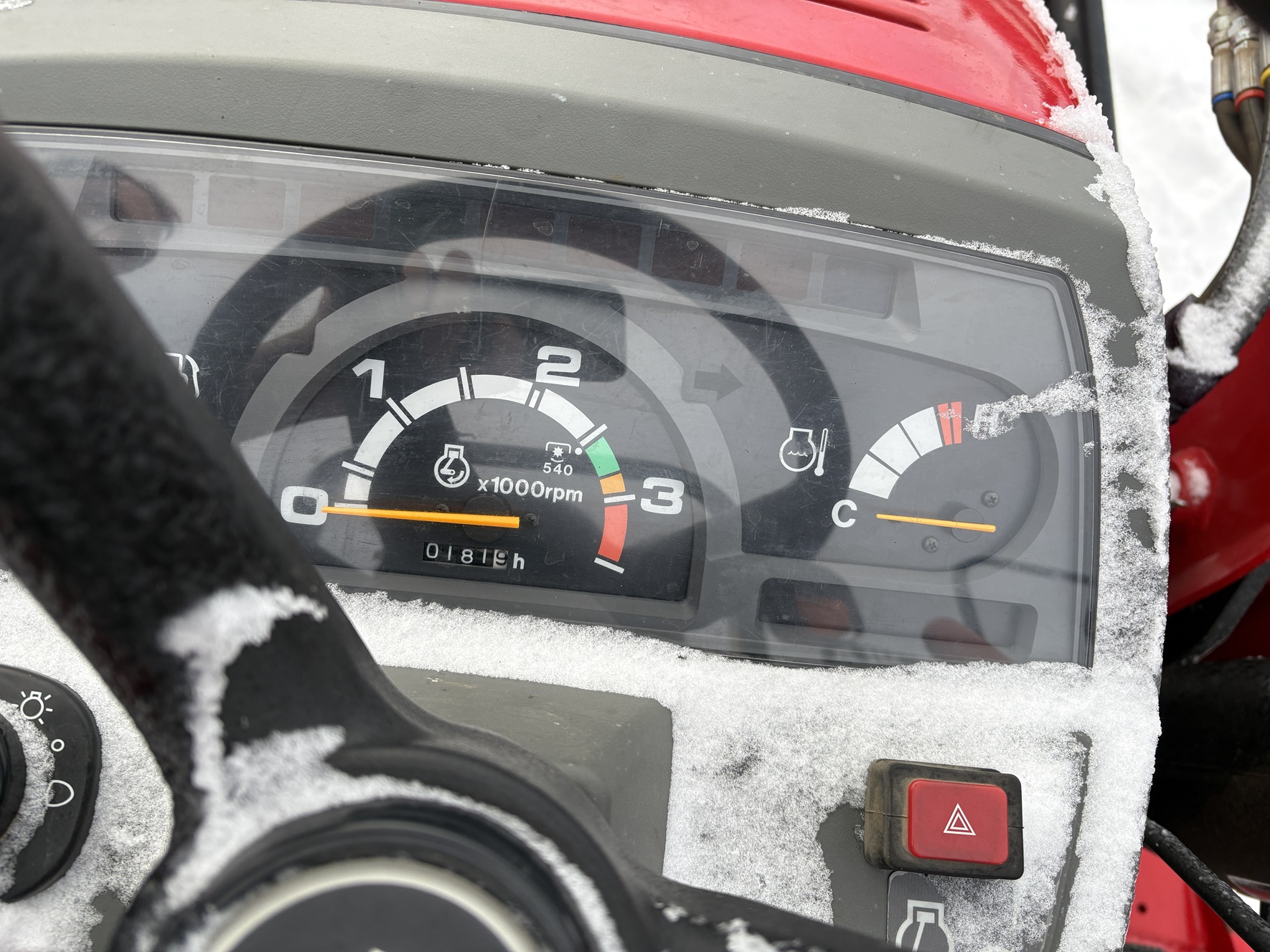 2011 Massey Ferguson GC2400 Tractor