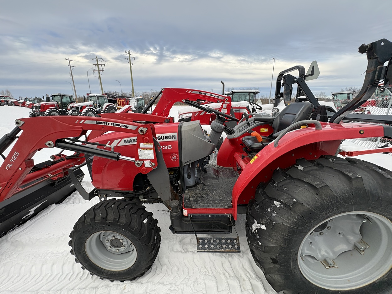2015 Massey Ferguson 1736 Tractor